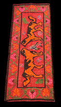 Load image into Gallery viewer, Handmade Vintage Wool Rug Turkish Colorful Cat Pictorial 2&#39;7 x 6&#39;2
