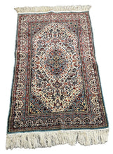 Load image into Gallery viewer, Handmade Vintage Silk Rug Persian Oriental Design 3&#39;1 x 5&#39;
