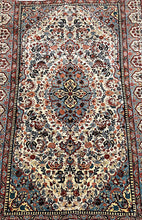 Load image into Gallery viewer, Handmade Vintage Silk Rug Persian Oriental Design 3&#39;1 x 5&#39;
