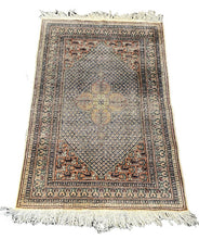 Load image into Gallery viewer, Hand-Knotted Vintage Persian Rug Kashan Style 2&#39;9 x 4&#39;4 Wool and Silk
