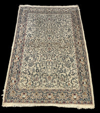 Load image into Gallery viewer, Handmade Vintage Wool Rug Persian Floral Pattern in Light Colors 4&#39; x 6&#39;
