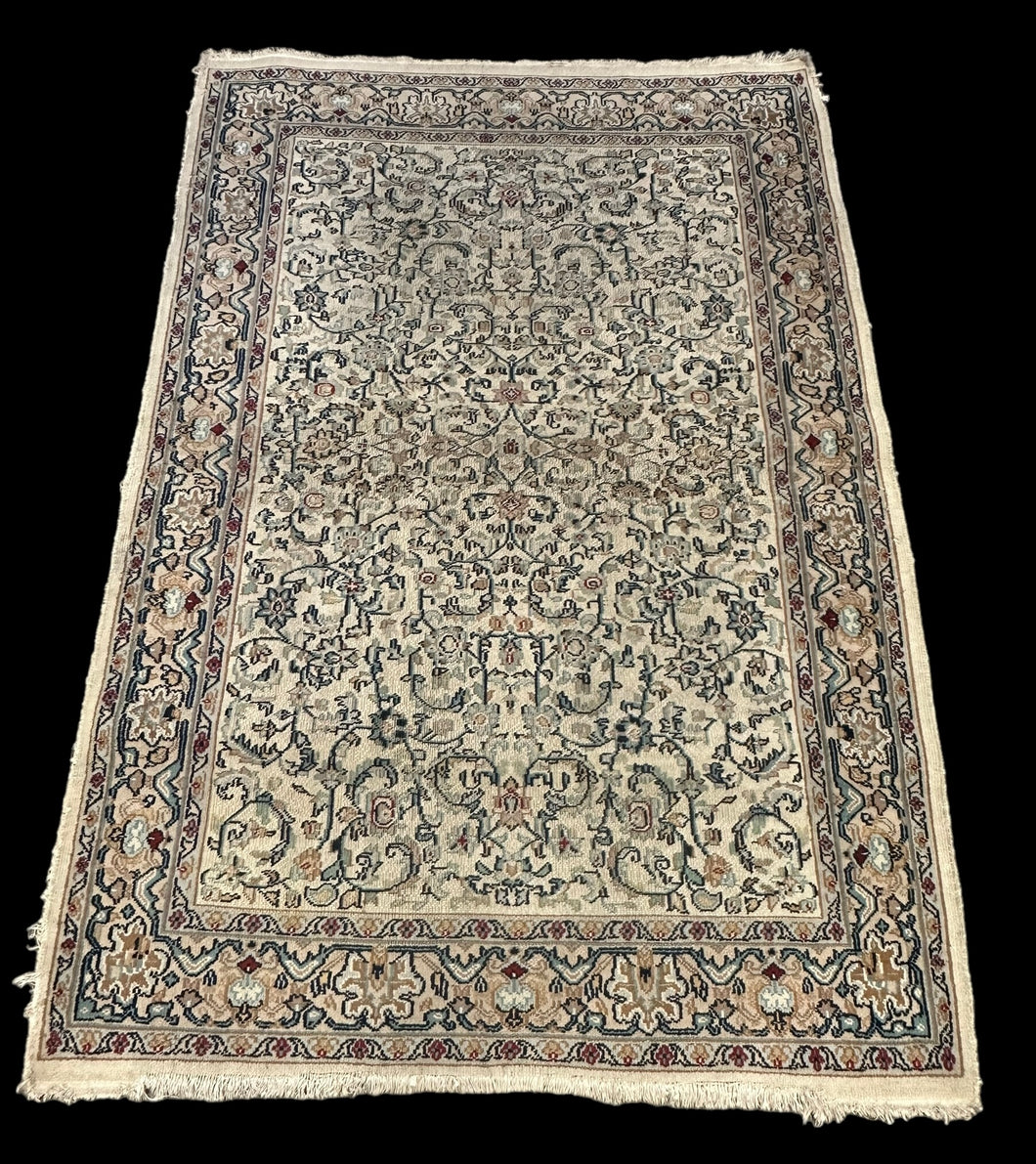 Handmade Vintage Wool Rug Persian Floral Pattern in Light Colors 4' x 6'