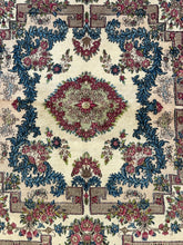 Load image into Gallery viewer, Handmade Vintage Wool Rug Persian Sarouk Design in Bold Colors 3&#39;11 x 4&#39;5
