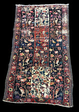 Load image into Gallery viewer, Antique Handmade Wool Rug Persian Bakhtiari Design Beautiful Colors 4&#39;10 x 8&#39;3
