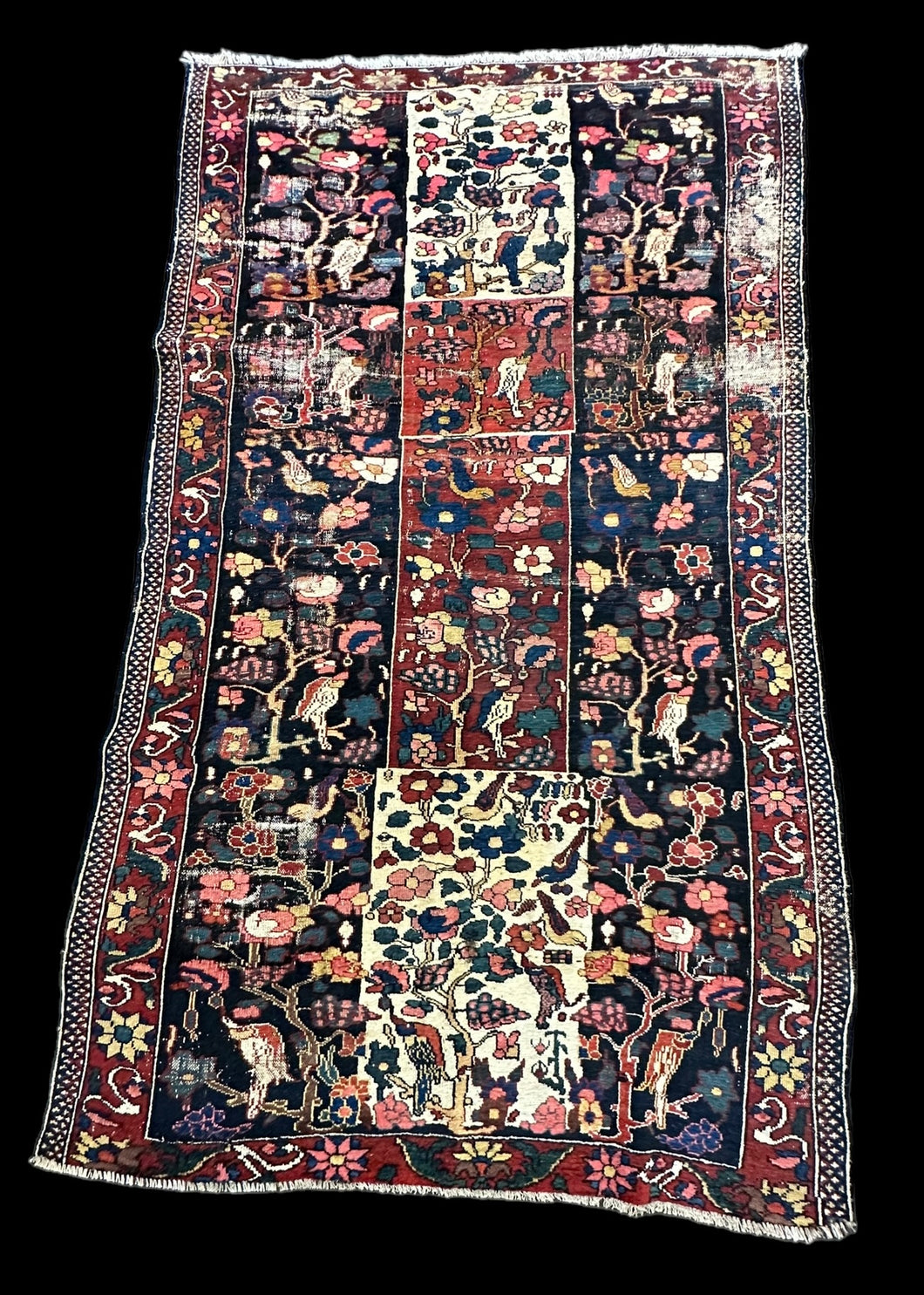 Antique Handmade Wool Rug Persian Bakhtiari Design Beautiful Colors 4'10 x 8'3