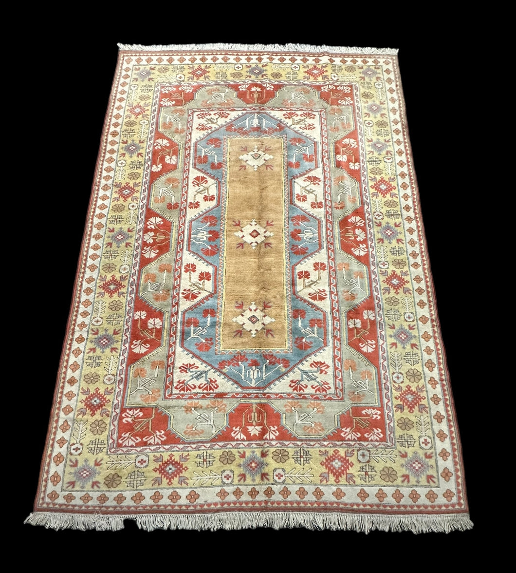 Unique Vintage Handmade Wool Rug Turkish Oriental Design Light Colors 6'7 x 9'7