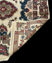 Load image into Gallery viewer, Handmade Vintage Wool Rug Persian Sarouk Design in Bold Colors 3&#39;11 x 4&#39;5
