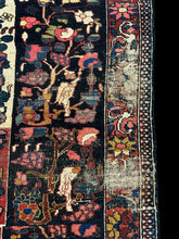 Load image into Gallery viewer, Antique Handmade Wool Rug Persian Bakhtiari Design Beautiful Colors 4&#39;10 x 8&#39;3
