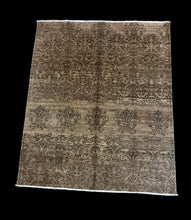 Load image into Gallery viewer, Handmade Vintage Wool Rug Brown/ Beige Oriental Design 7&#39;11 x 9&#39;10
