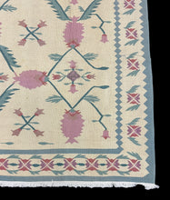 Load image into Gallery viewer, Handmade Vintage Wool Rug Turkish Kilim Floral Design in Light Colors 6&#39; x 9&#39;
