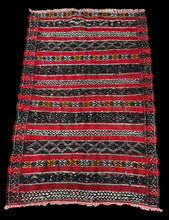 Load image into Gallery viewer, Handmade Vintage Wool Rug Red Moroccan Berber Tribal Pattern 2&#39;11 x 4&#39;5
